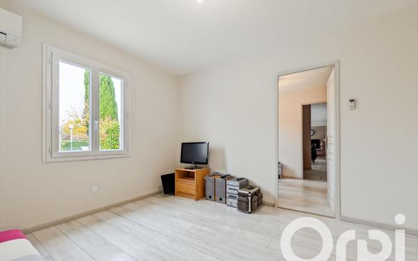 Maison à vendre    5 pièces •  Camaret-sur-Aigues