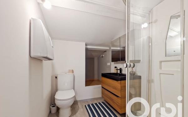 Maison à vendre    5 pièces •  Camaret-sur-Aigues