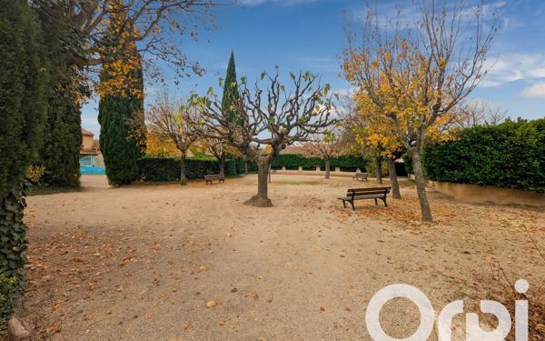 Maison à vendre    5 pièces •  Camaret-sur-Aigues