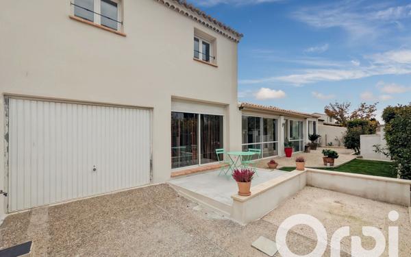 Maison à vendre    5 pièces •  Camaret-sur-Aigues
