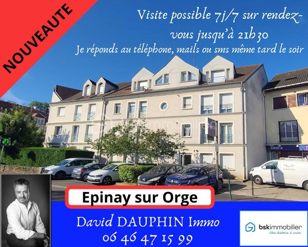 À Épinay-sur-Orge, venez découvrir ce très bel appartement de type F2 d'environ 48 m², situé en rez-de-chaussée et bénéficiant d'une agréable terrasse agrémentée de bambous.
Dès l'entrée, vous serez séduit par une belle pièce de vie d'environ 29 m², lumineuse et conviviale, avec sa cuisine ouverte, entièrement aménagée et équipée. Cet espace de vie offre un accès direct à la terrasse, également accessible depuis la chambre, véritable prolongement de l'appartement aux beaux jours.
L'espace nuit, bien séparé par une porte, se compose d'une chambre confortable, d'une salle d'eau et de WC indépendants. De nombreux placards intégrés viennent compléter les prestations de ce bien et offrent un espace de rangement appréciable.
Enfin, une place de parking en sous-sol complète cet appartement.
Un bien idéal pour un premier achat, un investissement locatif ou pour toute personne à la recherche d'un appartement fonctionnel, lumineux et proche des commodités.
***** VISITE POSSIBLE 7j/7 sur RDV jusqu'à 21h30 *****
Je réponds aux sms, mails ou appels jusque tard le soir