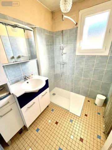 Maison à vendre à Saint-Chély-d'Apcher en Lozère (48200), ref : 48032-195