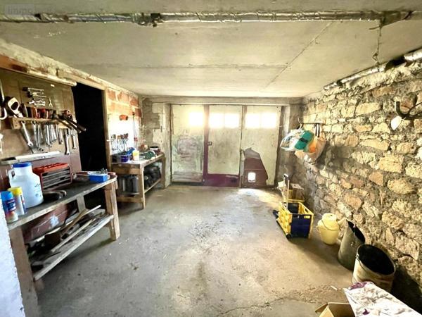 Maison à vendre à Saint-Chély-d'Apcher en Lozère (48200), ref : 48032-195