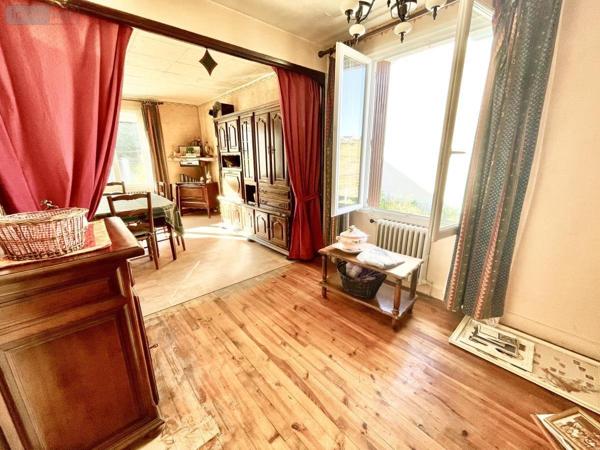 Maison à vendre à Saint-Chély-d'Apcher en Lozère (48200), ref : 48032-195