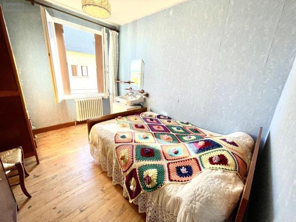 Maison à vendre à Saint-Chély-d'Apcher en Lozère (48200), ref : 48032-195