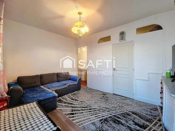 Emplacement rare: T2 ancien, Joliette centrale.