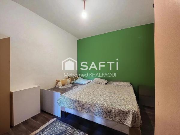 Emplacement rare: T2 ancien, Joliette centrale.