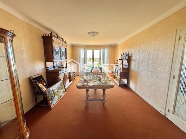 PAVILLON 4 CHAMBRES ET GARAGES A NIORT !