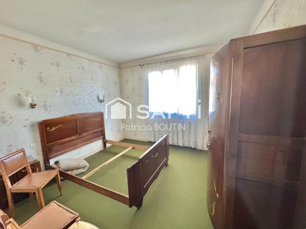 PAVILLON 4 CHAMBRES ET GARAGES A NIORT !