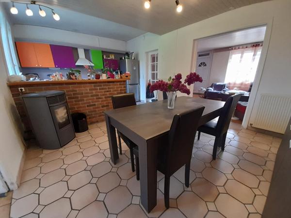 PROCHE CENTRE , Maison Tergnier 6 pièce(s) 134 m2 avec garage