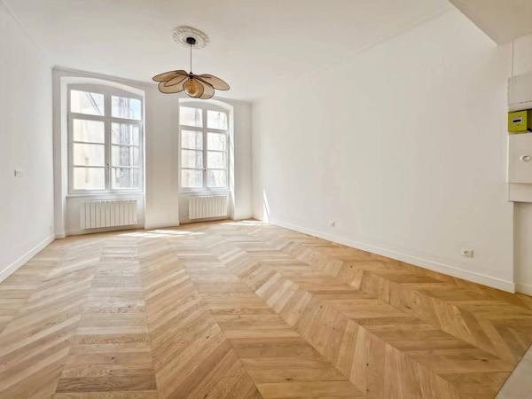 APPARTEMENT T2 BIS - HYPER CENTRE- RUE DES MARRONNIERS