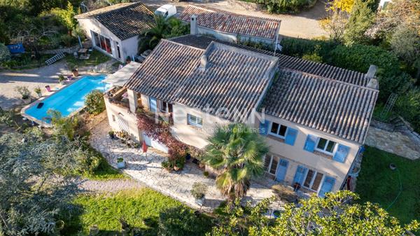 Maison indépendante de 210 m² avec T2 indépendant et piscine, sur 1500 m² de terrain