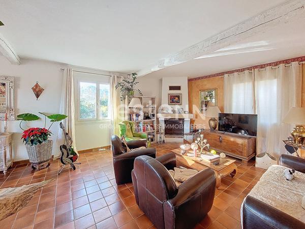 Maison indépendante de 210 m² avec T2 indépendant et piscine, sur 1500 m² de terrain