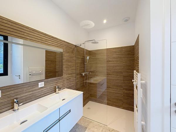 Maison à vendre  7 pièces - 250 m2 LA CROIX VALMER - 83