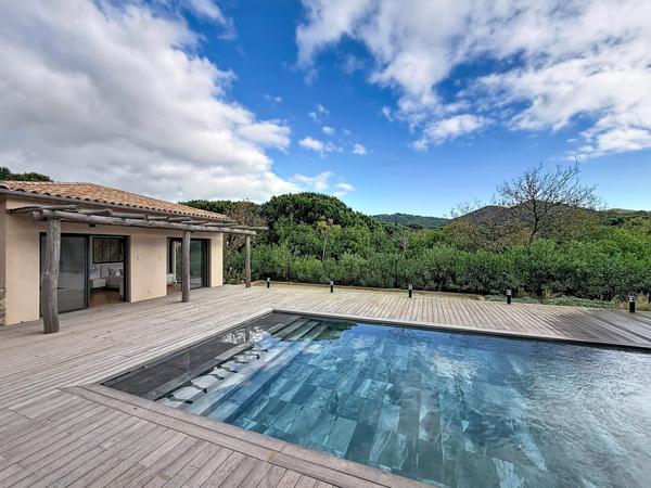 Maison à vendre  7 pièces - 250 m2 LA CROIX VALMER - 83