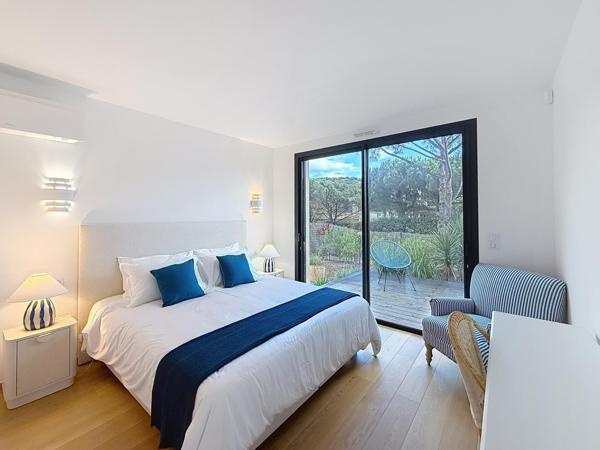 Maison à vendre  7 pièces - 250 m2 LA CROIX VALMER - 83