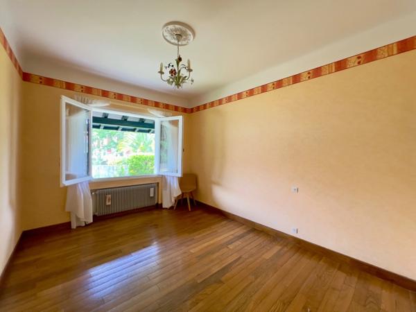 MAISON DE PLAIN-PIED AU CALME EN PLEIN CŒUR D’USTARITZ