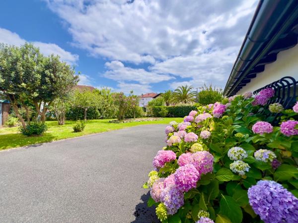 MAISON DE PLAIN-PIED AU CALME EN PLEIN CŒUR D’USTARITZ