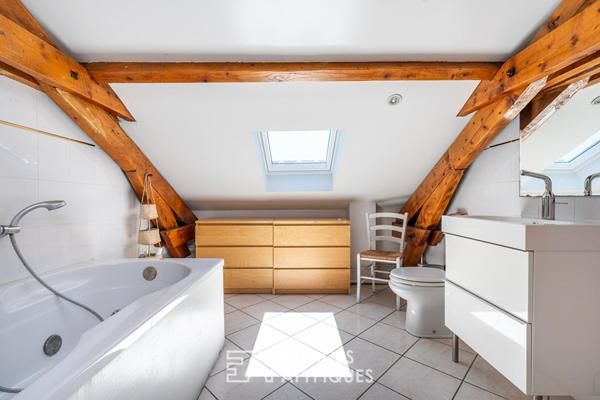 Maison de charme avec jardin arboré et piscine