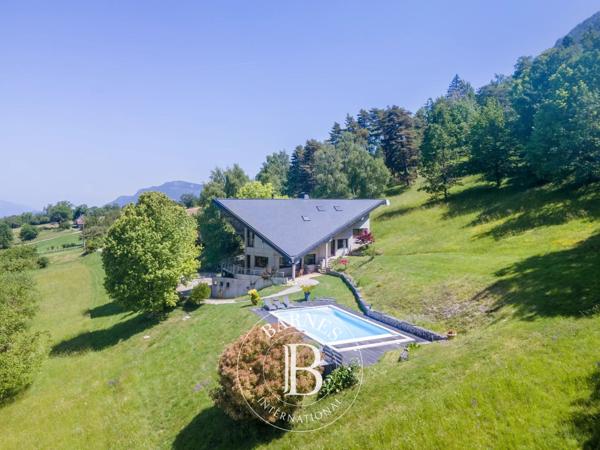 Chambéry, Propriété 4 Chambres -  208 m² à vendre