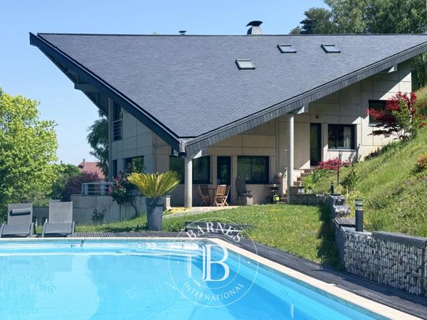 Chambéry, Propriété 4 Chambres -  208 m² à vendre