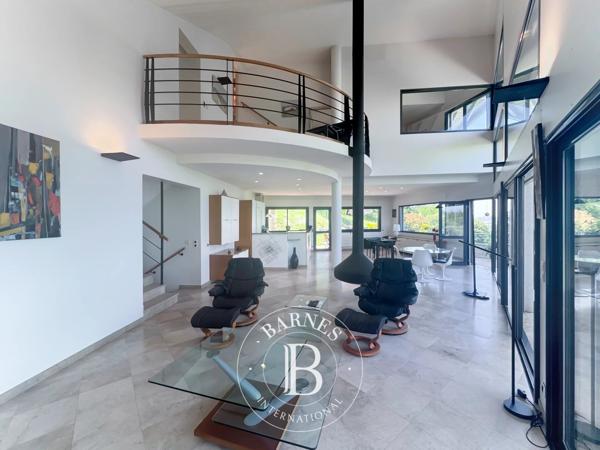 Chambéry, Propriété 4 Chambres -  208 m² à vendre