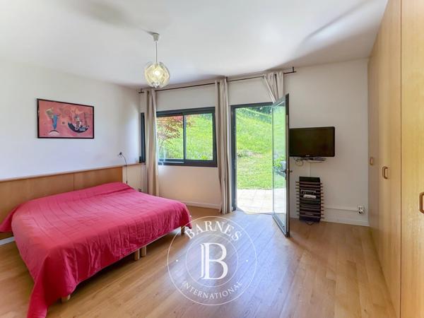 Chambéry, Propriété 4 Chambres -  208 m² à vendre