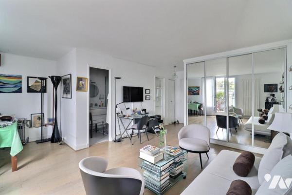 VIAGER - APPARTEMENT AVEC TERRASSE - TOUR EIFFEL