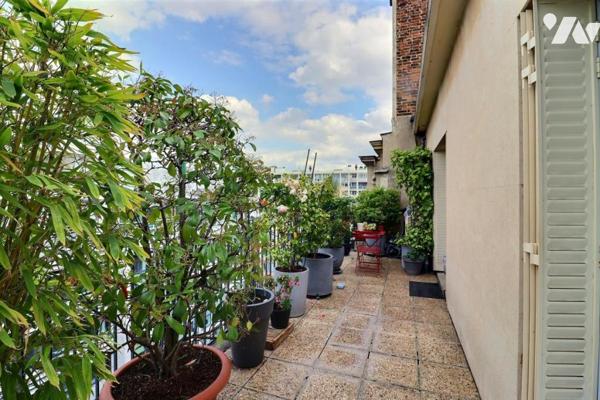 VIAGER - APPARTEMENT AVEC TERRASSE - TOUR EIFFEL
