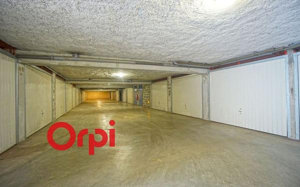 Stationnement à louer    12 m2 Bernay