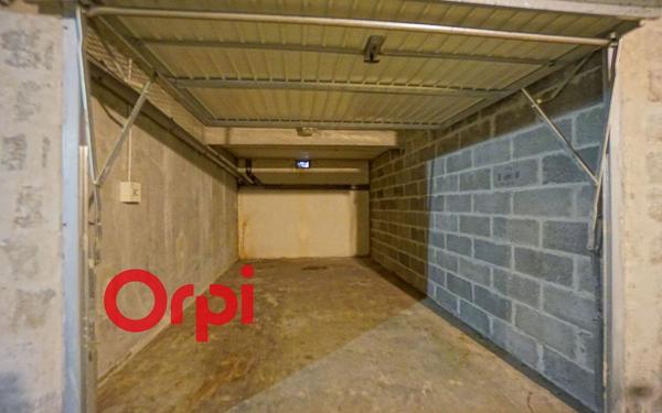 Stationnement à louer    12 m2 Bernay