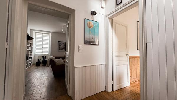 Maison de charme avec jardin centre ville de Poitiers - Un lieu de vie authentique et inspirant