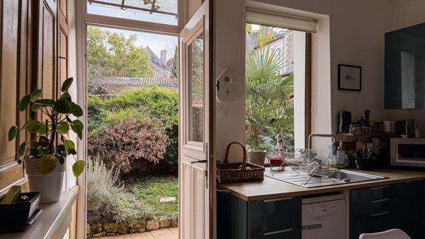 Maison de charme avec jardin centre ville de Poitiers - Un lieu de vie authentique et inspirant