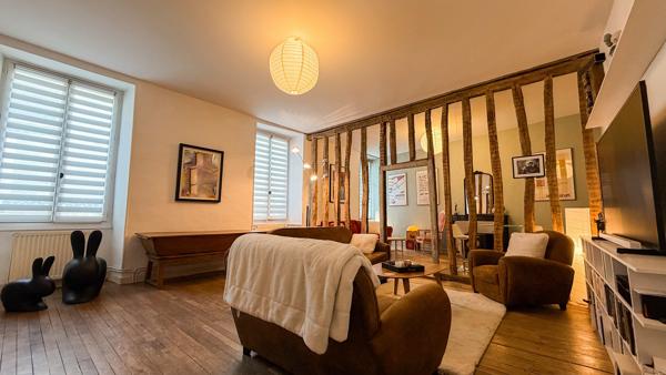 Maison de charme avec jardin centre ville de Poitiers - Un lieu de vie authentique et inspirant