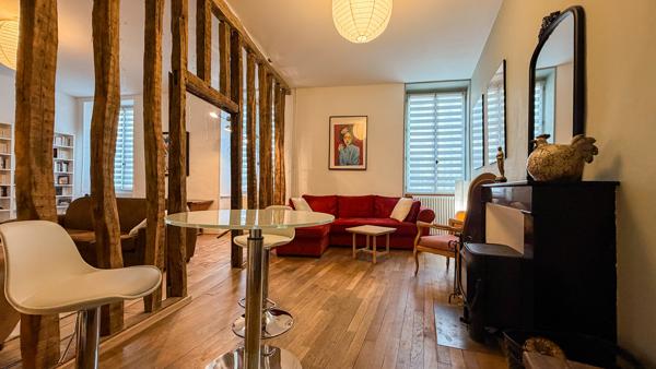 Maison de charme avec jardin centre ville de Poitiers - Un lieu de vie authentique et inspirant