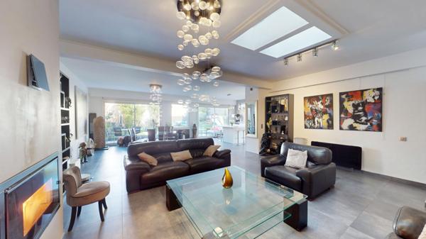 MAISON 241,47M2 - GRANDES PIECES - HAUT DE GAMME - PROCHE VALLEE AUX LOUPS