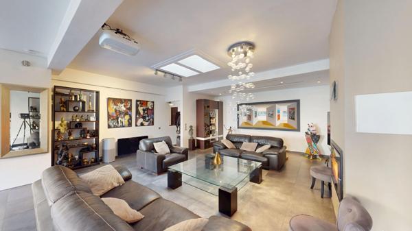 MAISON 241,47M2 - GRANDES PIECES - HAUT DE GAMME - PROCHE VALLEE AUX LOUPS