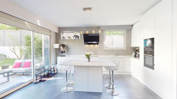 MAISON 241,47M2 - GRANDES PIECES - HAUT DE GAMME - PROCHE VALLEE AUX LOUPS