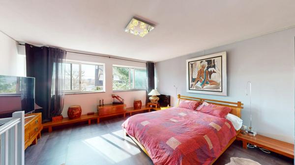 MAISON 241,47M2 - GRANDES PIECES - HAUT DE GAMME - PROCHE VALLEE AUX LOUPS