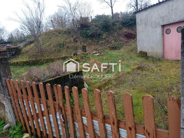 Terrain constructible de 327 m² avec garage