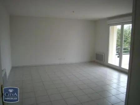 Appartement à louer 3 pièces 56.9m² Arras (62000)