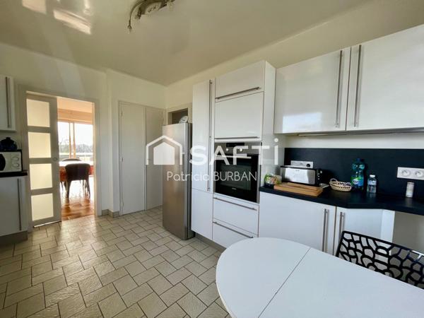 Maison 5 chambres 1000 m2 terrain à Questembert centre