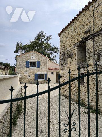 MAISON ENTIEREMENT RENOVEE DEPENDANCE JARDIN