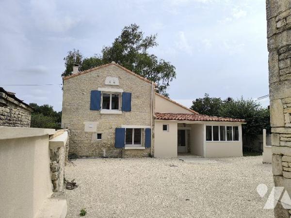 MAISON ENTIEREMENT RENOVEE DEPENDANCE JARDIN