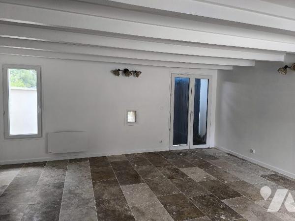 MAISON ENTIEREMENT RENOVEE DEPENDANCE JARDIN