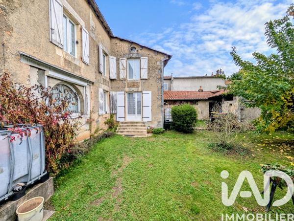 Maison à vendre 7 pièces 165 m² Lussac-les-Châteaux