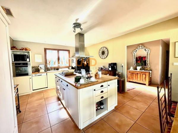 Propriété 4 pièces 160 m2 avec Piscine