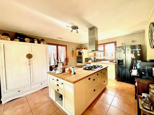 Propriété 4 pièces 160 m2 avec Piscine