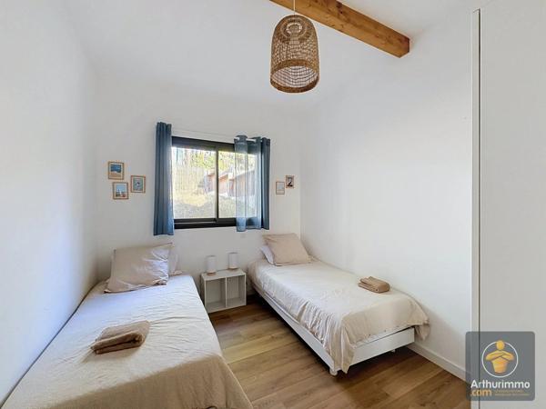 Vente                                                      Maison
                        
                     3 pièces                      66 m2                     à Mimizan