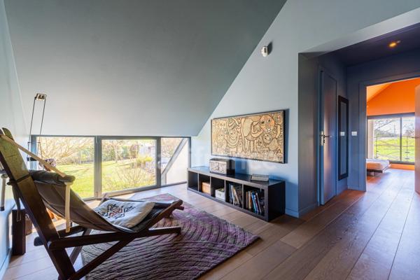 Propriété contemporaine de 228 m² sur un terrain clos de 2989m² avec piscine à 10 minutes de Saumur et 40 m' d'Angers